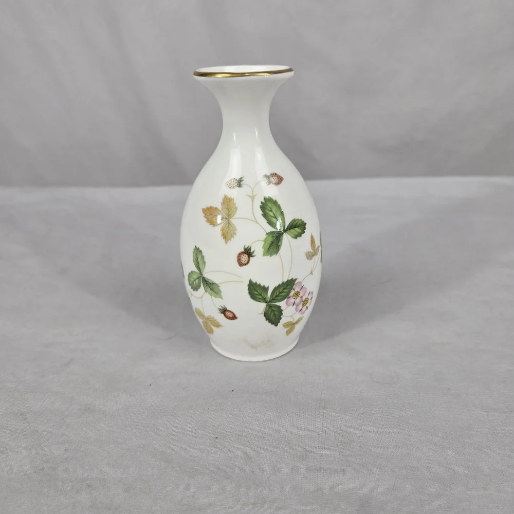 WEDGWOOD Wild Strawberry 5